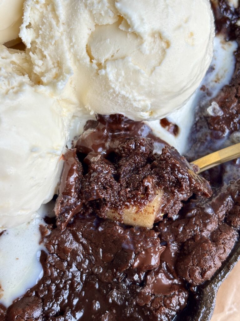 Caramelized Apple Brownie Skillet